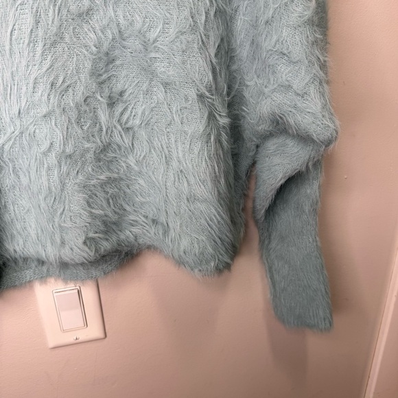 Wearing Your Heart on Your Sleeve Blue Crewneck Fuzzy Knit Cropped Sweater Small - Picture 12 of 14